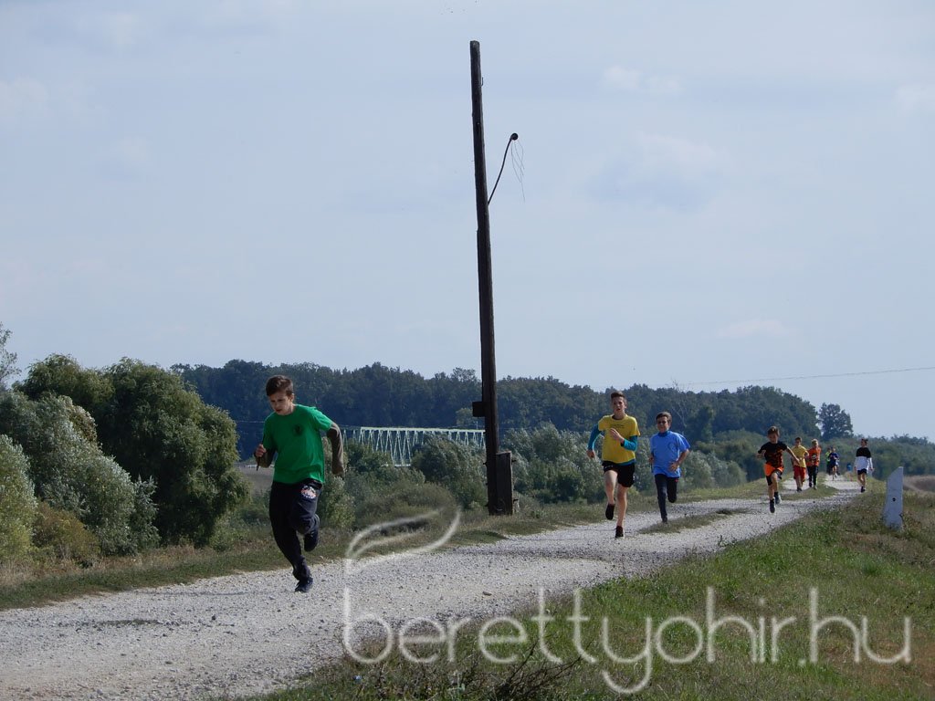 Mezei futóbajnokság Berettyóújfaluban 15
